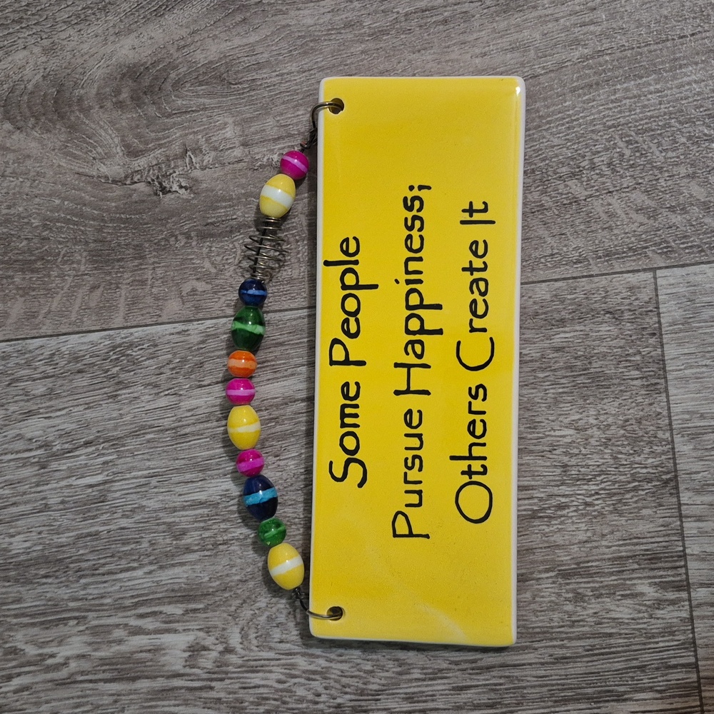 Hanging sign, yellow‎